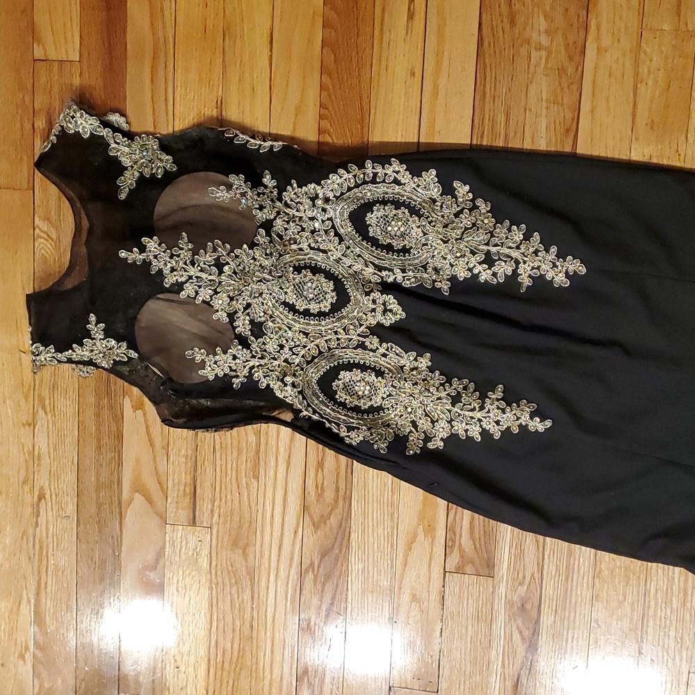 Donated Gorgeous black and gold prom dress - Picture 14 of 17